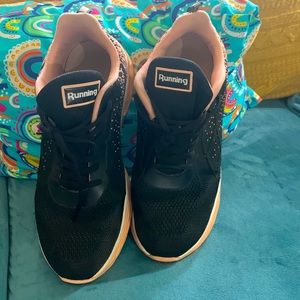 Running shoes women’s size 9. Used but great condition